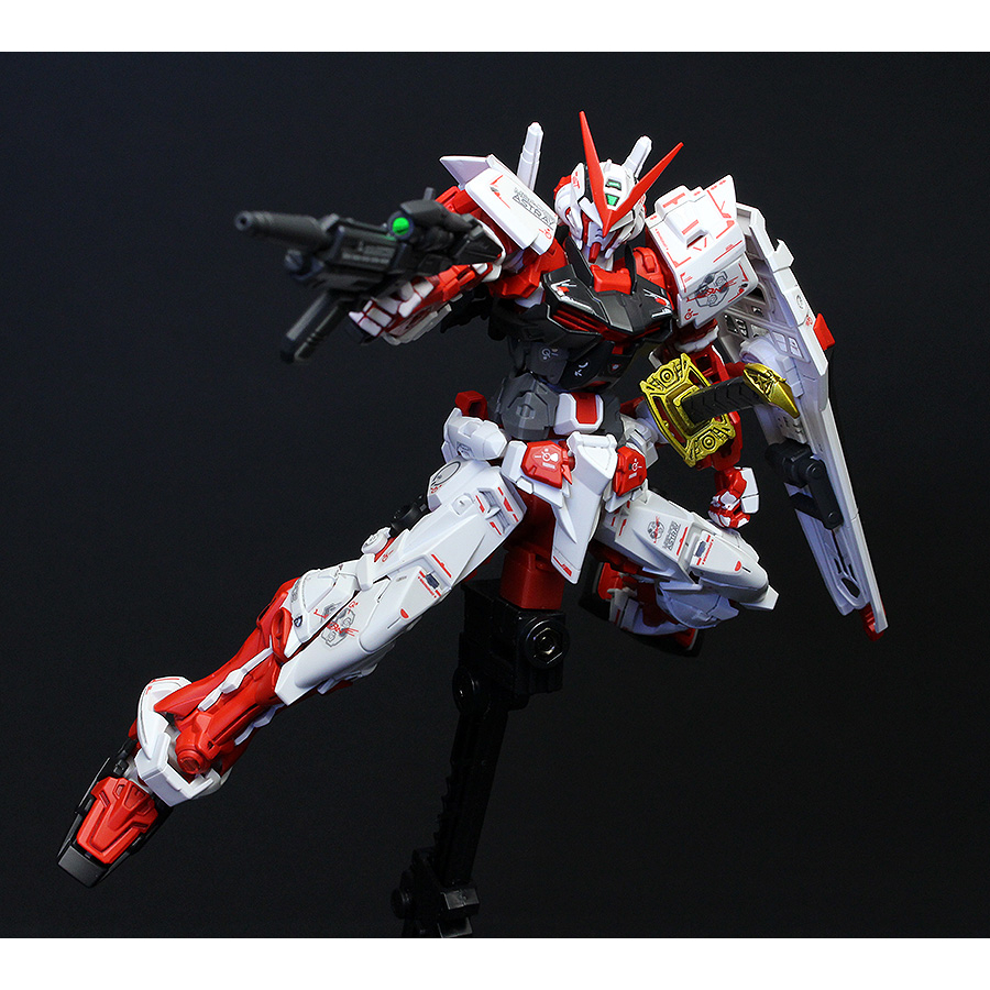 Mô hình Gundam RG 19 Astray Red Frame - Bandai