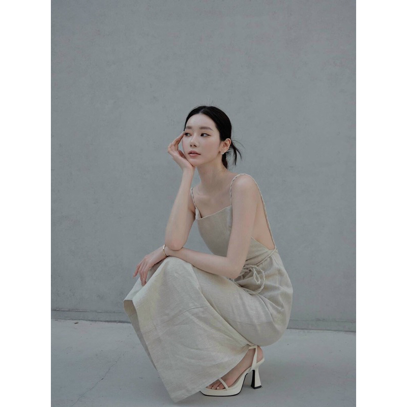 Florence - Đầm midi linen hai dây tết hở lưng kèm dây tết cột eo