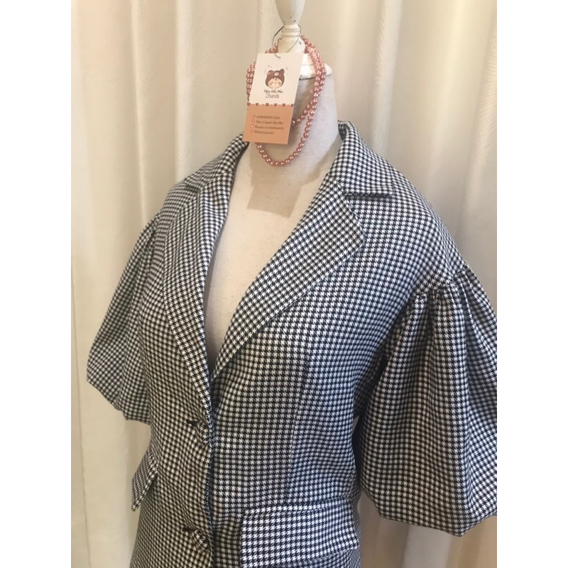 Set Áo Cổ Vest Tay Bồng Hoạ Tiết Nanh Sói