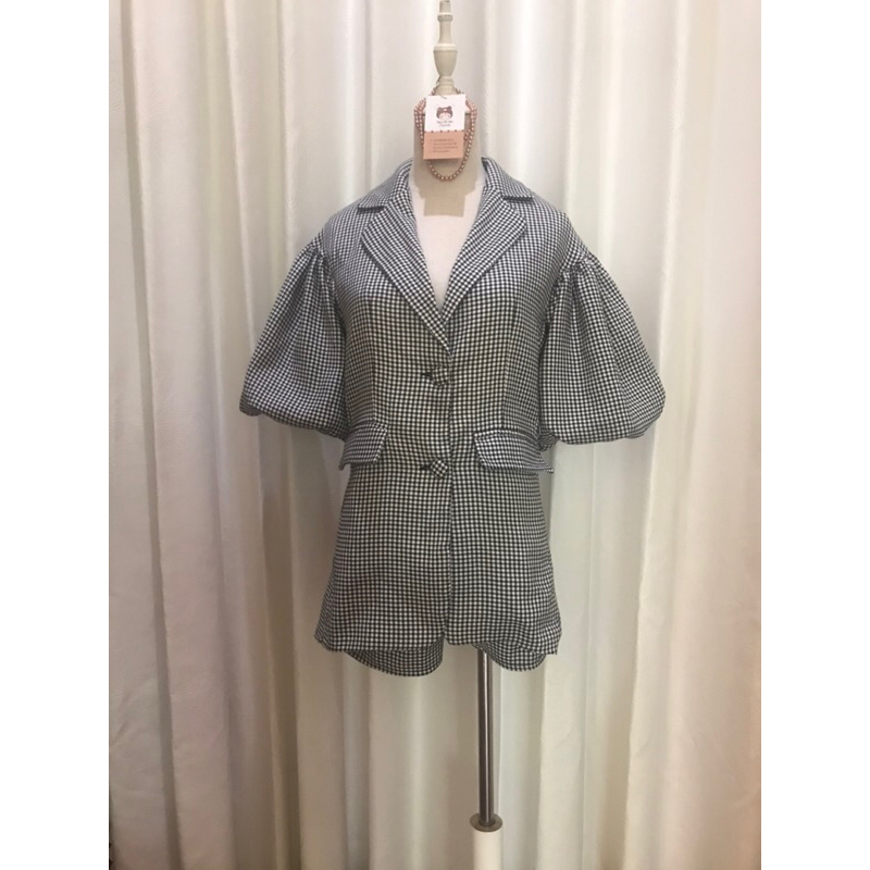 Set Áo Cổ Vest Tay Bồng Hoạ Tiết Nanh Sói