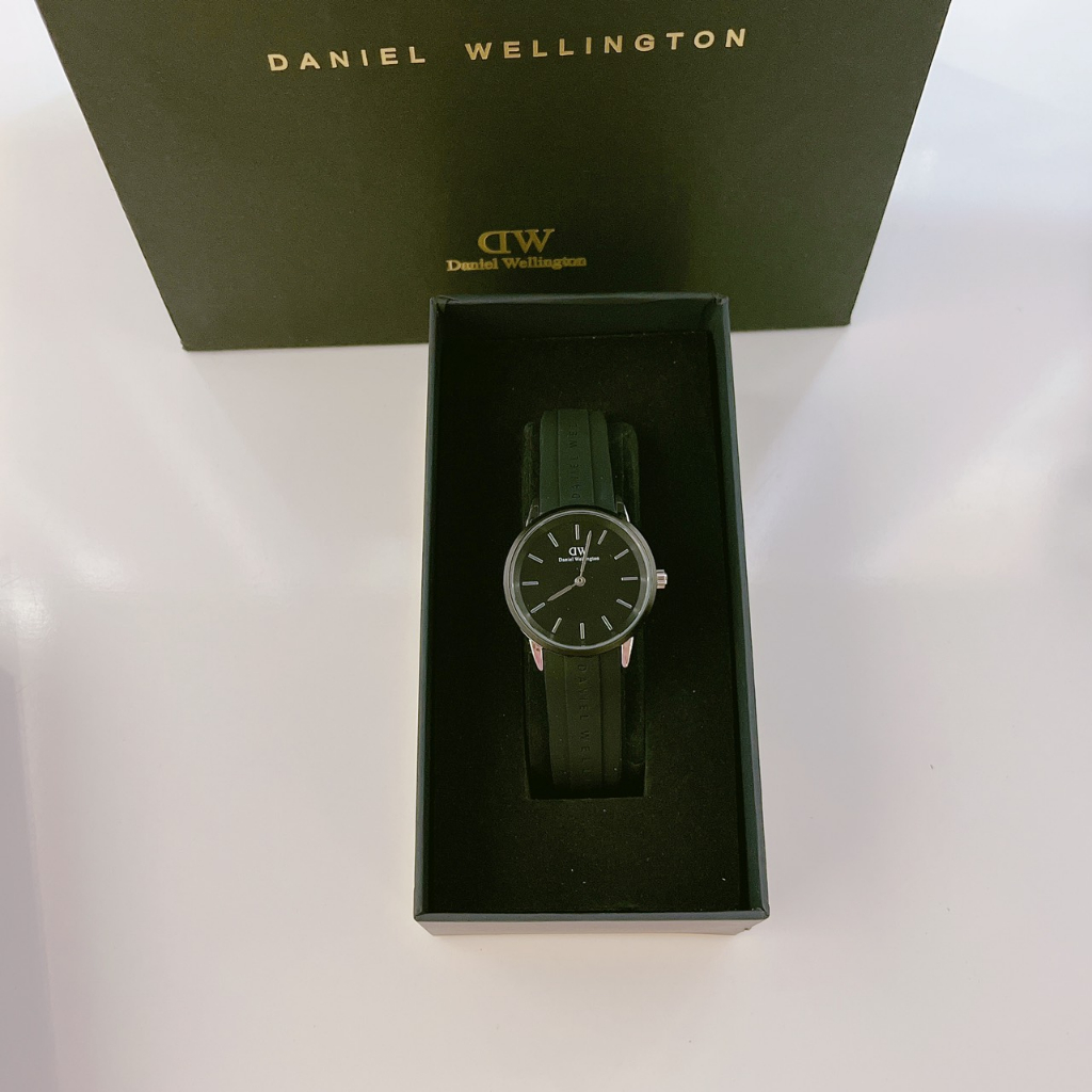 Đồng Hồ Nam, Nữ DW , Dây  Cao Su  mềm dẻo ôm tay, size 32mm-40mm, chống nưới 3ATM, Trẻ trung ,thanh lịch.