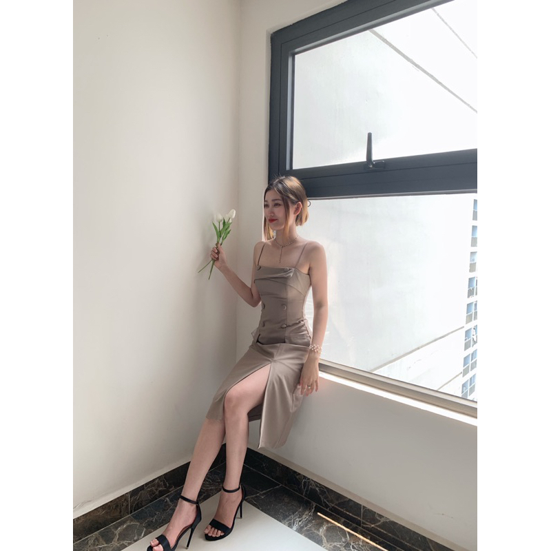 Đầm 2 dây ôm body xẻ tà