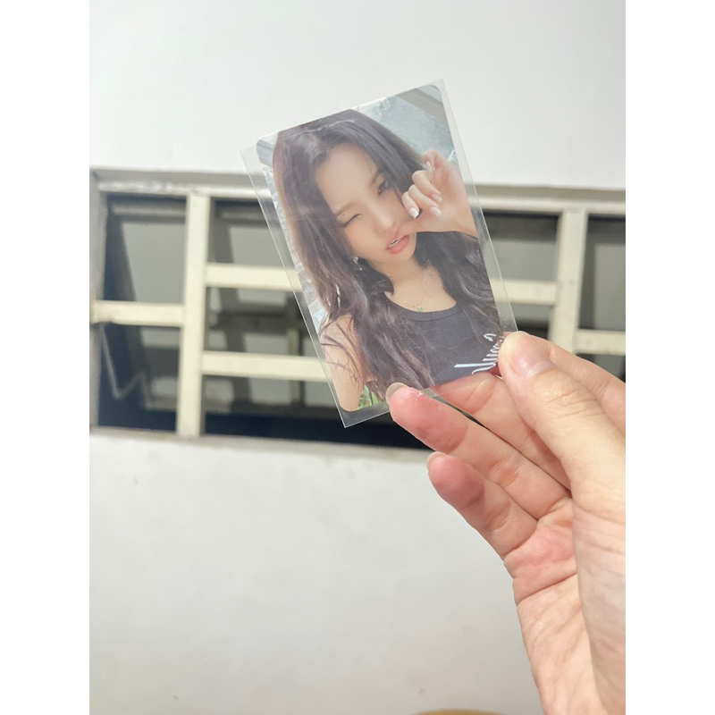 Hình thẻ nhóm nhạc nữ G-idle