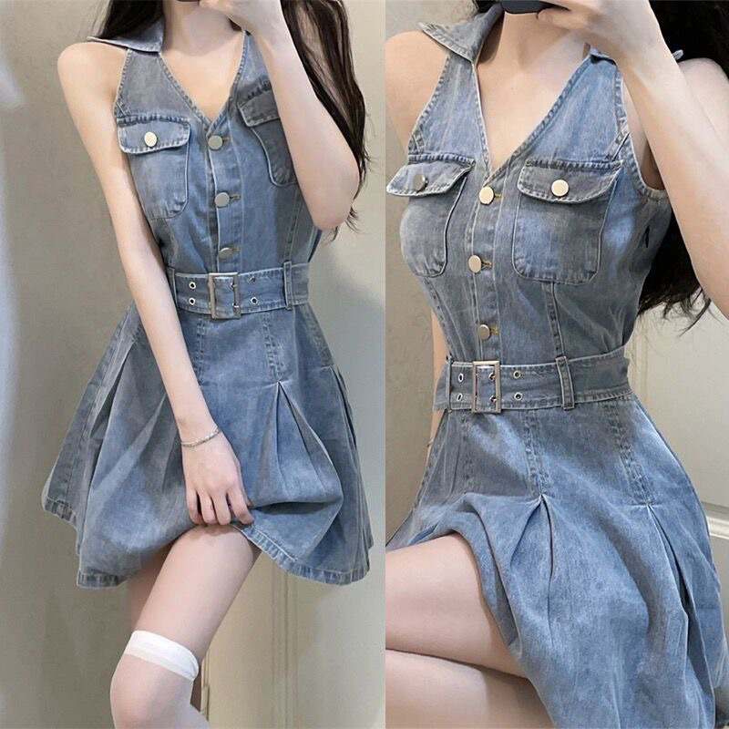 Váy xếp ly cổ yếm chất denim sang trọng và thời trang, form dáng dễ thương, tạo cảm giác thoải mái