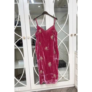 váy nhung thêu