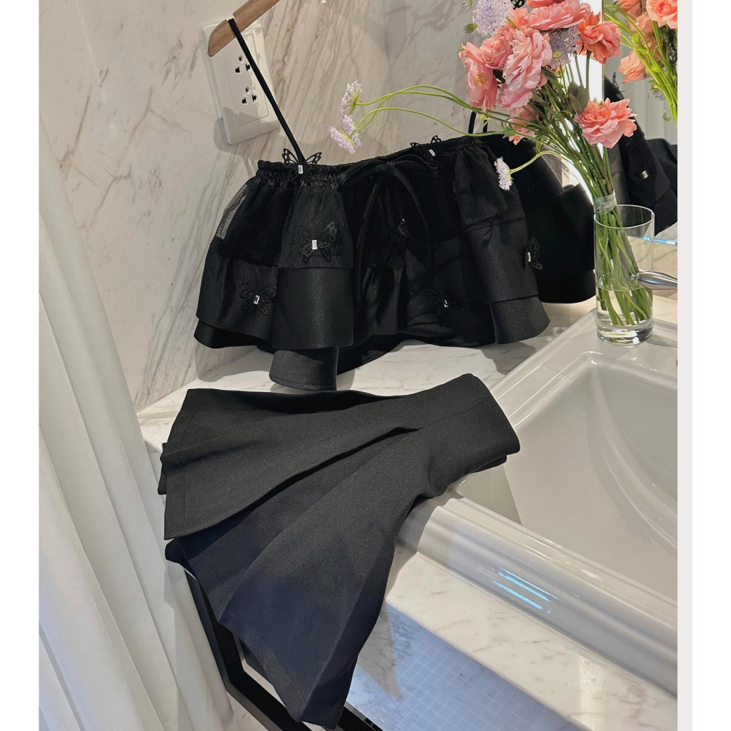 Chân váy ngắn xếp ly có lót quần