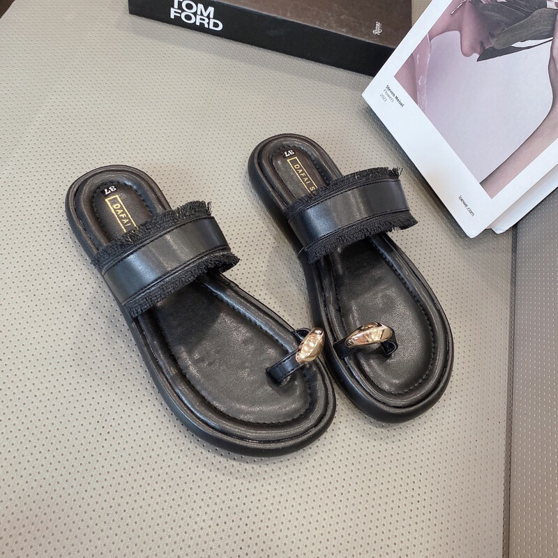 Dép xỏ ngón tua rua siu hot