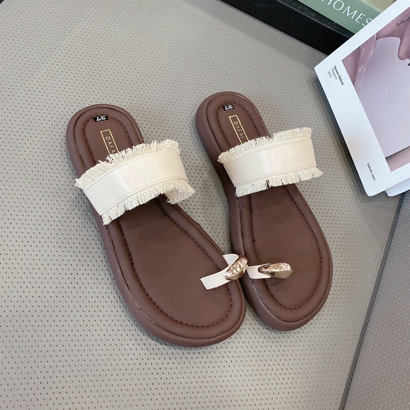 Dép xỏ ngón tua rua siu hot