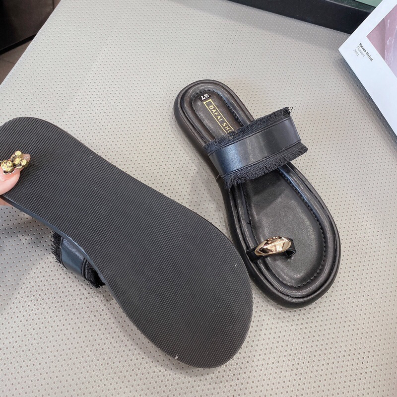 Dép xỏ ngón tua rua siu hot