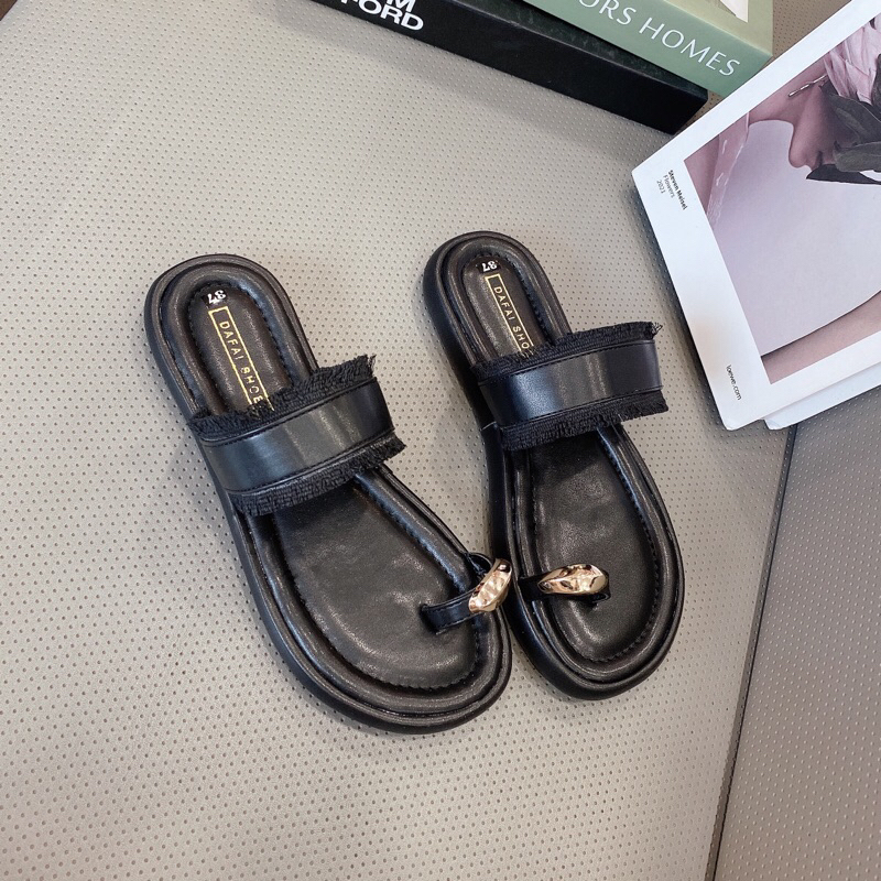 Dép xỏ ngón tua rua siu hot