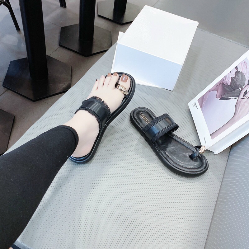 Dép xỏ ngón tua rua siu hot