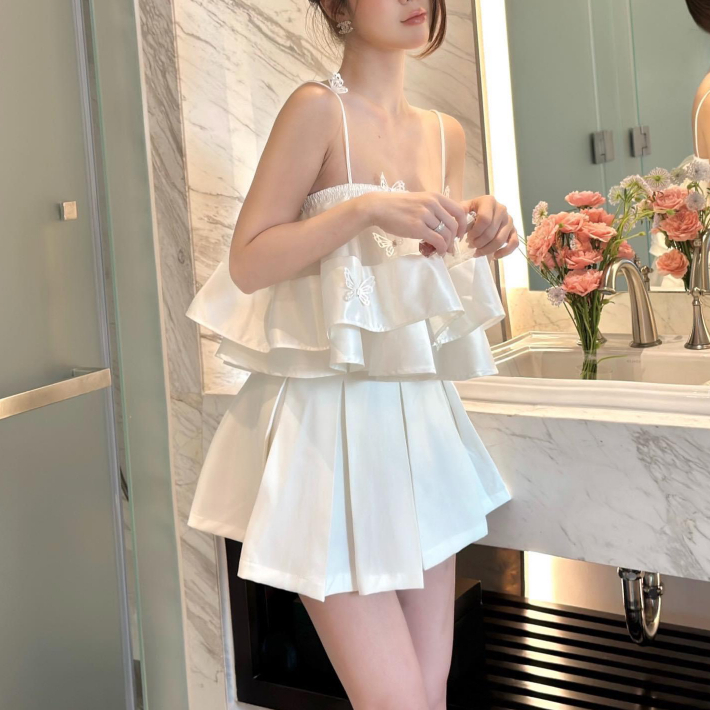 Chân váy ngắn xếp ly có lót quần