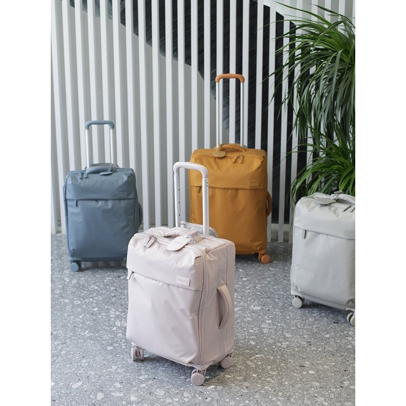 Vali Airway Vải Dù Cao Cấp Khoá Kéo Đa Năng Có Ngăn Phụ Đựng Máy Tính, Thẻ Tag Tên - Cáo Đeo Nơ