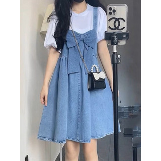 Váy yếm hai dây có nơ phù hợp cho mùa hè