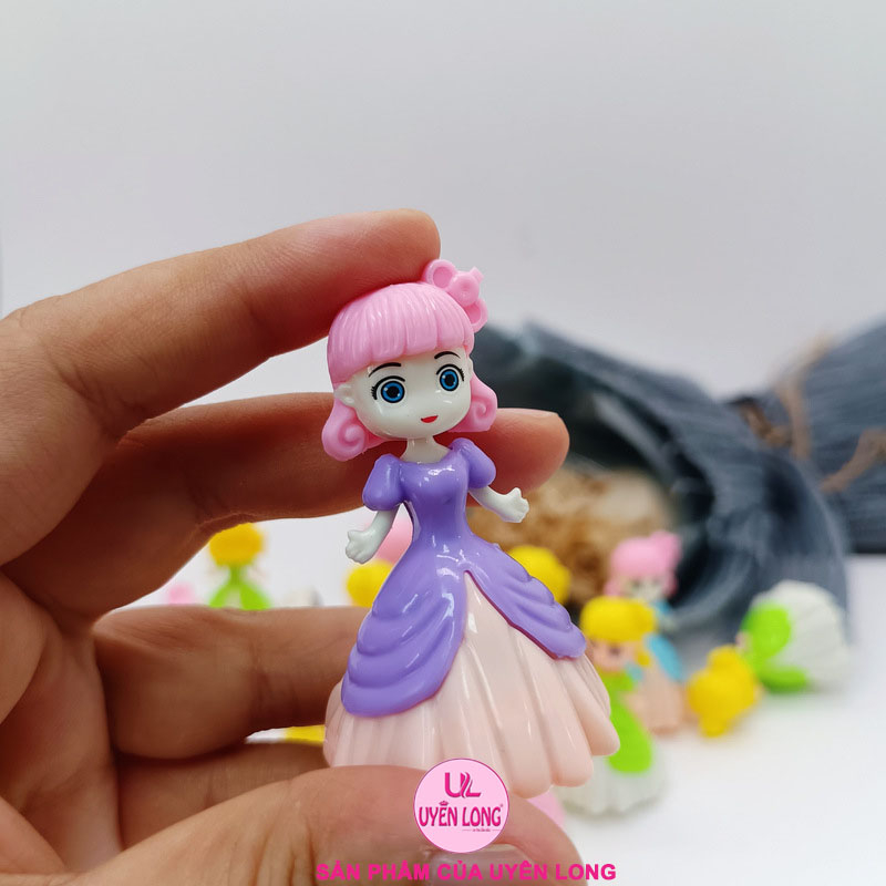 Búp Bê Mini Chạy Cót Đẩy Lùi, Nhiều Màu Sắc, Nhựa Đẹp Và Thần Thái Rất Xinh Tươi, Bé Sẽ Rất Thích