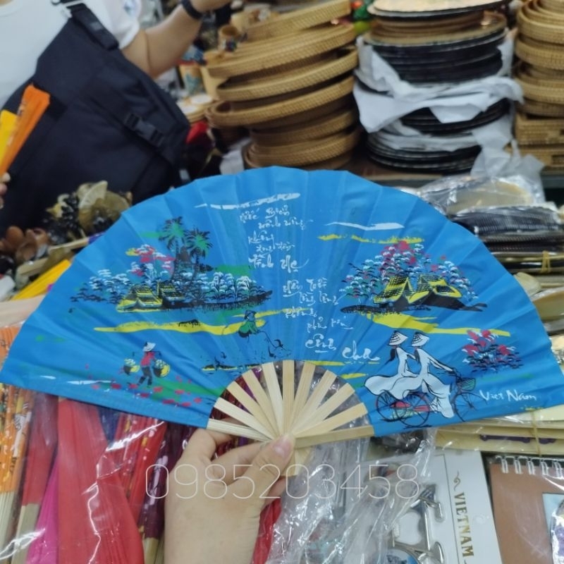 Quạt vải vẽ tay phong cảnh , áo dài Việt Nam - Quà tặng Việt Nam - fan