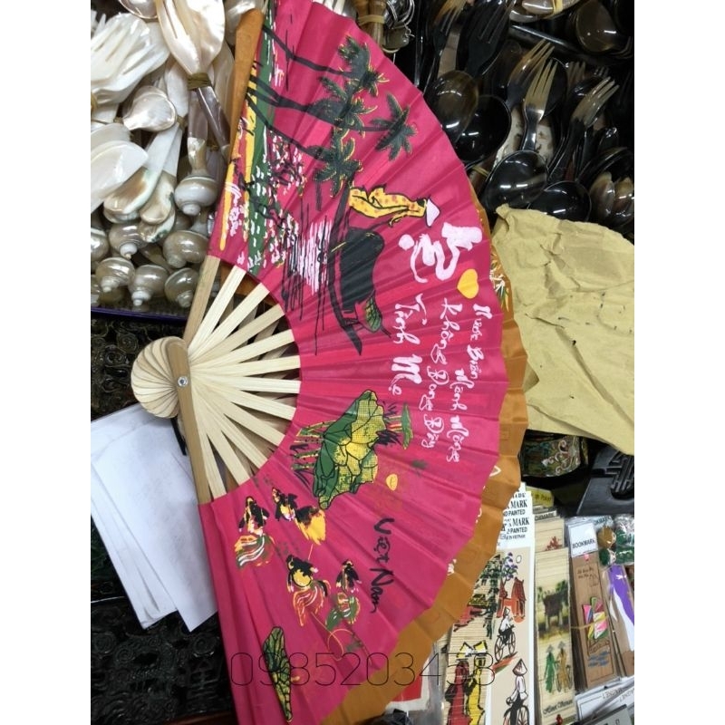Quạt vải vẽ tay phong cảnh , áo dài Việt Nam - Quà tặng Việt Nam - fan