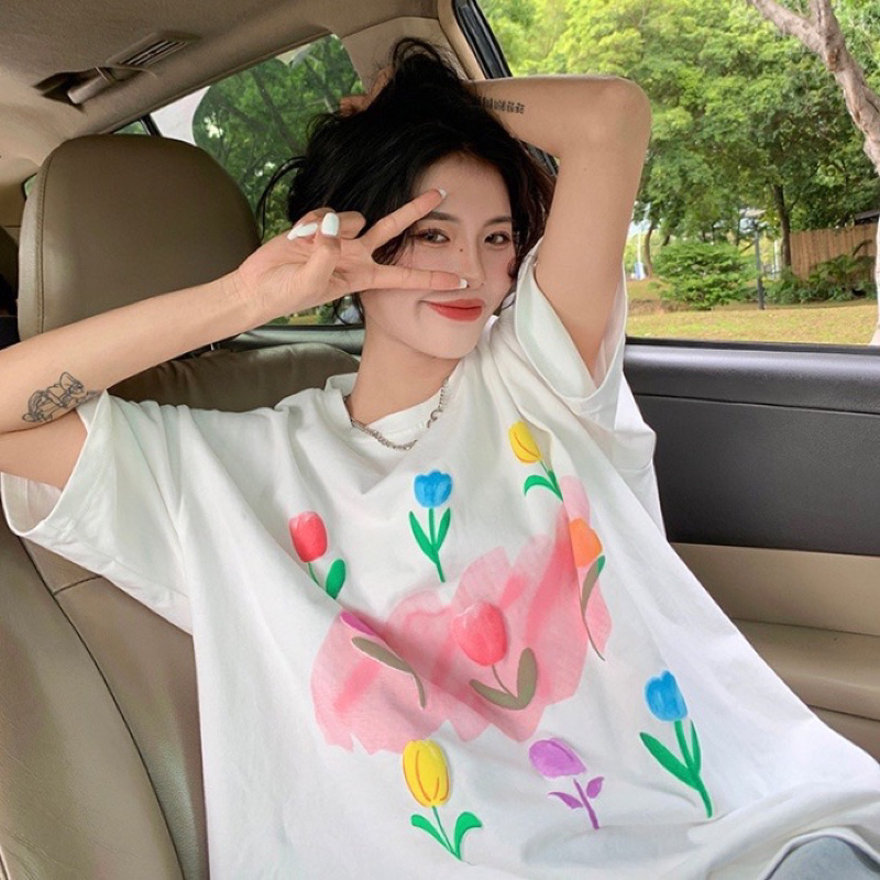 Áo phông hoa Tulip nhiều bông form rộng tay lỡ