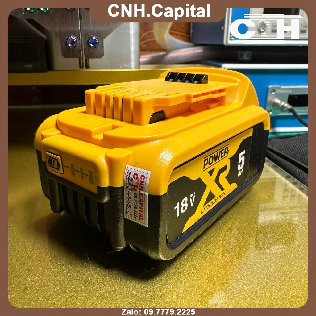Pin Dewalt 18v. 10cell dùng cho máy chính hãng. Nhận sạc zin