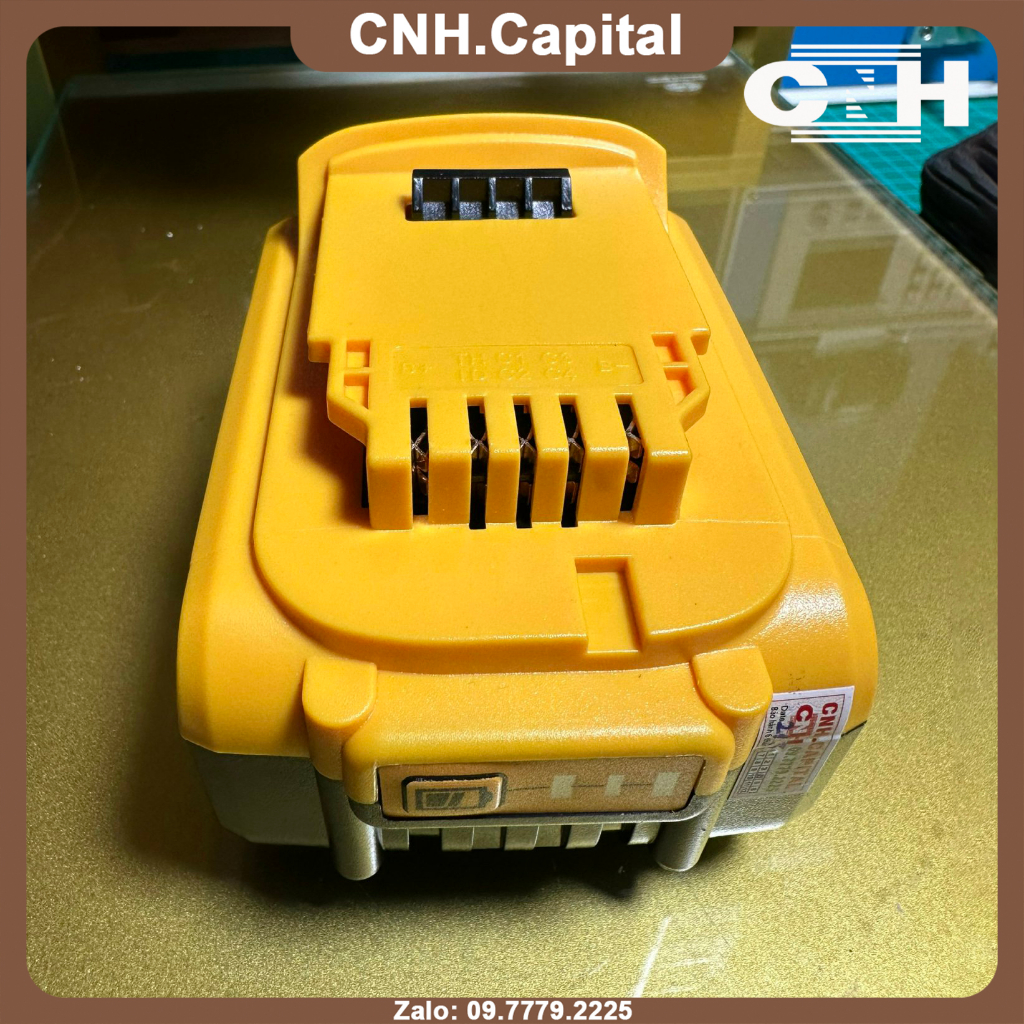 Pin Dewalt 18v. 10cell dùng cho máy chính hãng. Nhận sạc zin