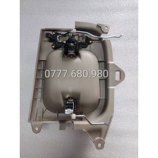 TAY MỞ CỬA SAU LÙA TRONG KIA CARNIVAL