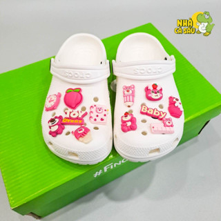 Jiibitz charm sticker đá hình gấu dâu hồng, gấu lotso gắn trang trí dép sục cross - Nhà Cá Sấu