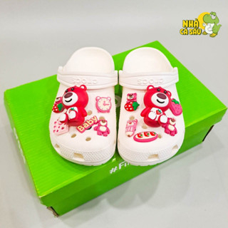 Jiibitz charm sticker đá hình gấu dâu hồng, gấu lotso gắn trang trí dép sục cross - Nhà Cá Sấu