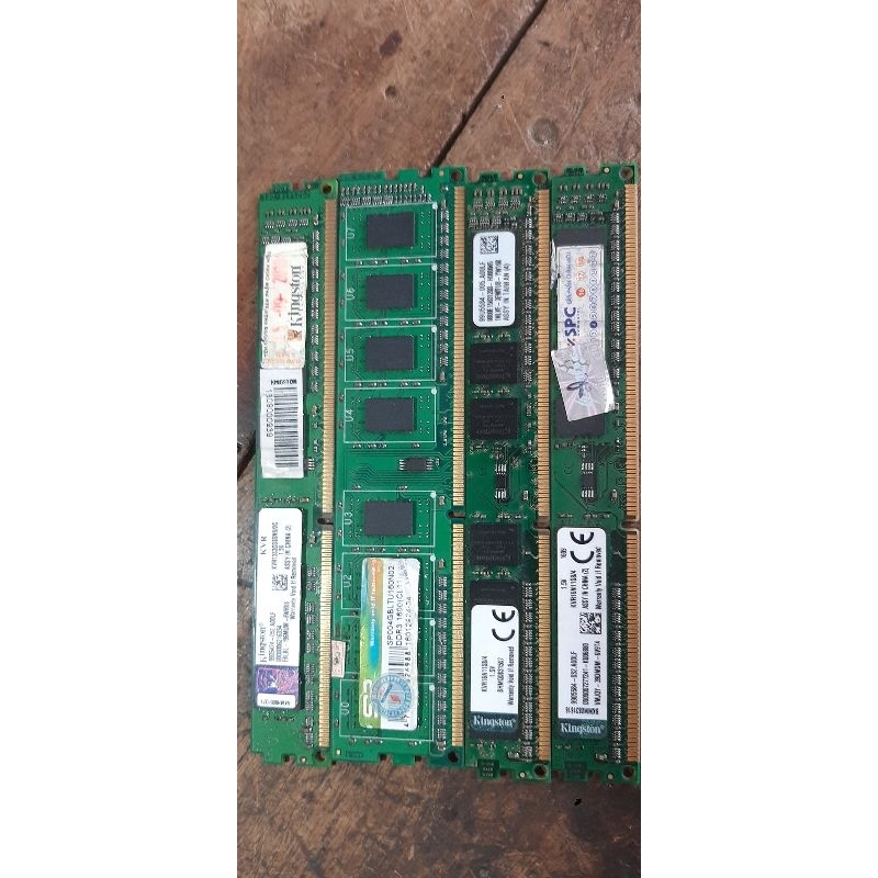 Ram máy tính để bàn Kingston, 3 cây Ram DRR3 4GB bus 1600, 1 cây 2GB Bus 1333,Ram củ chạy bình thường hết tốt ok.