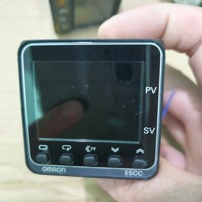 Bộ Điều Khiển Nhiệt Độ OMRON E5CC QX2ASM 800