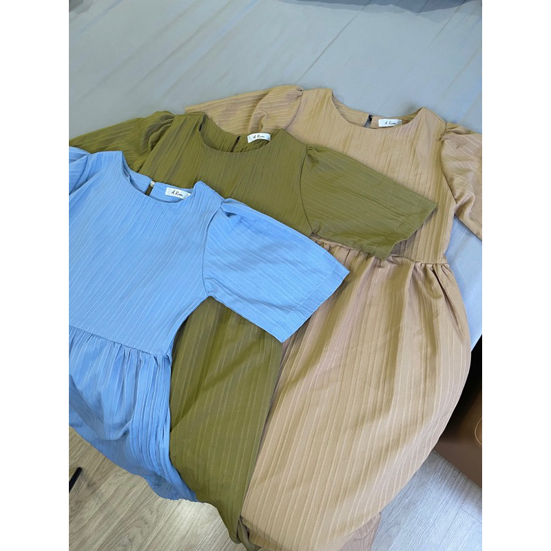 Váy babydoll dáng dài basic Siim Dress