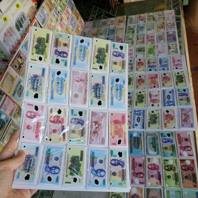 1 vỉ mô hình  đồ chơi mini bằng giấy cho bé