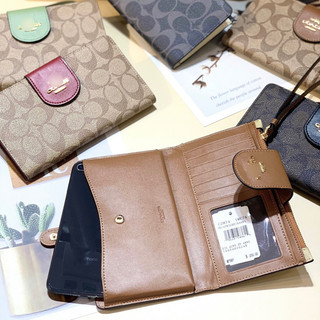 Ví Coach Tech phone Wallet full box làm quà