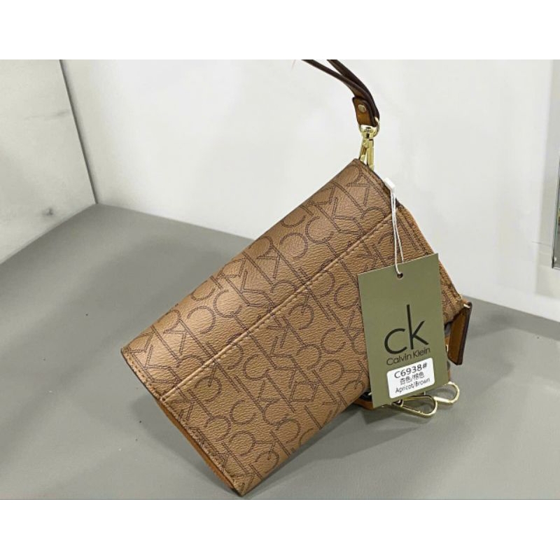 CẦM TAY VÀ ĐEO CHÉO