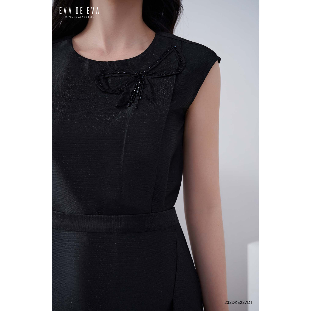 Đầm tafta đen tay ngắn dáng dài Eva de Eva 23SDKE237D