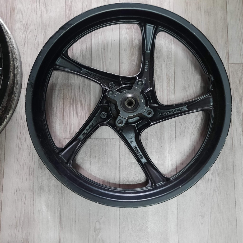 Mâm zin theo xe tay ga MIO / LUVIAS hàng thanh lý đã qua sử dụng