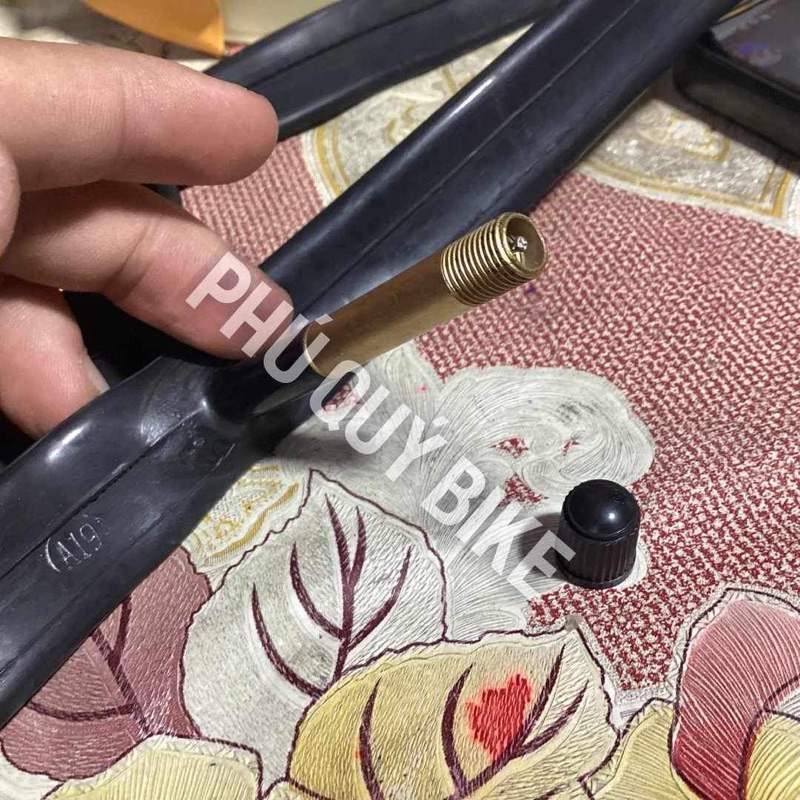 Ruột / Săm Xe Đạp CST 700c