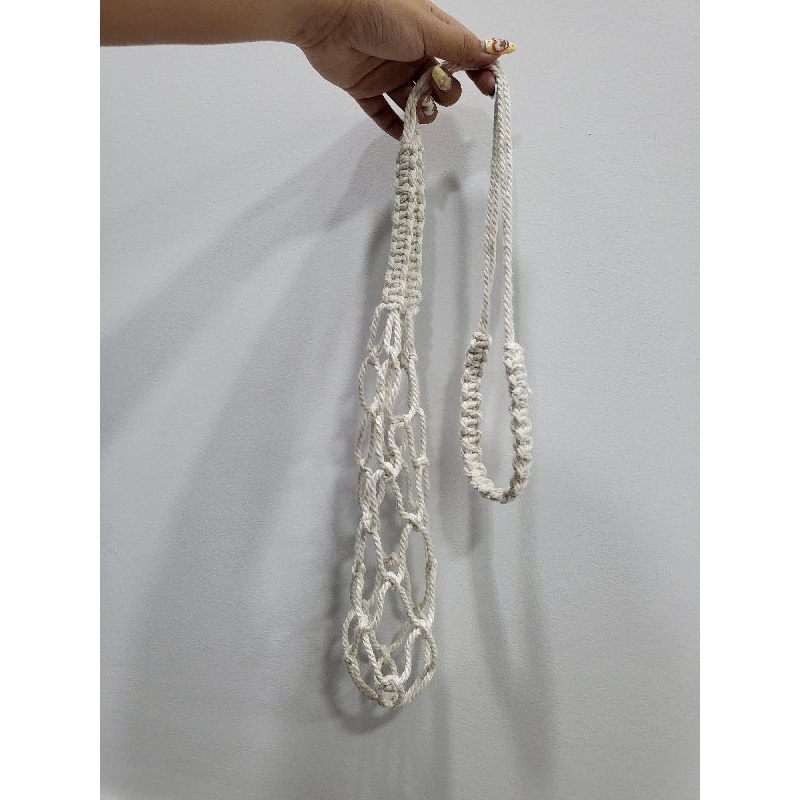 Túi đựng bình nước đeo chéo sợi len macrame
