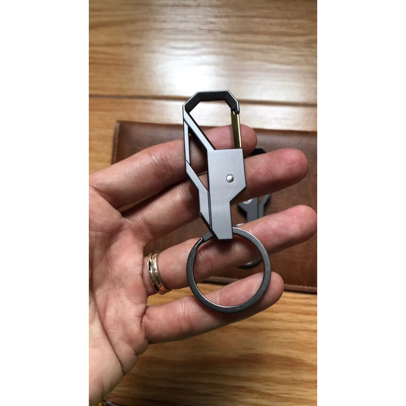 Móc khoá logo ô tô toyota - 1 cái