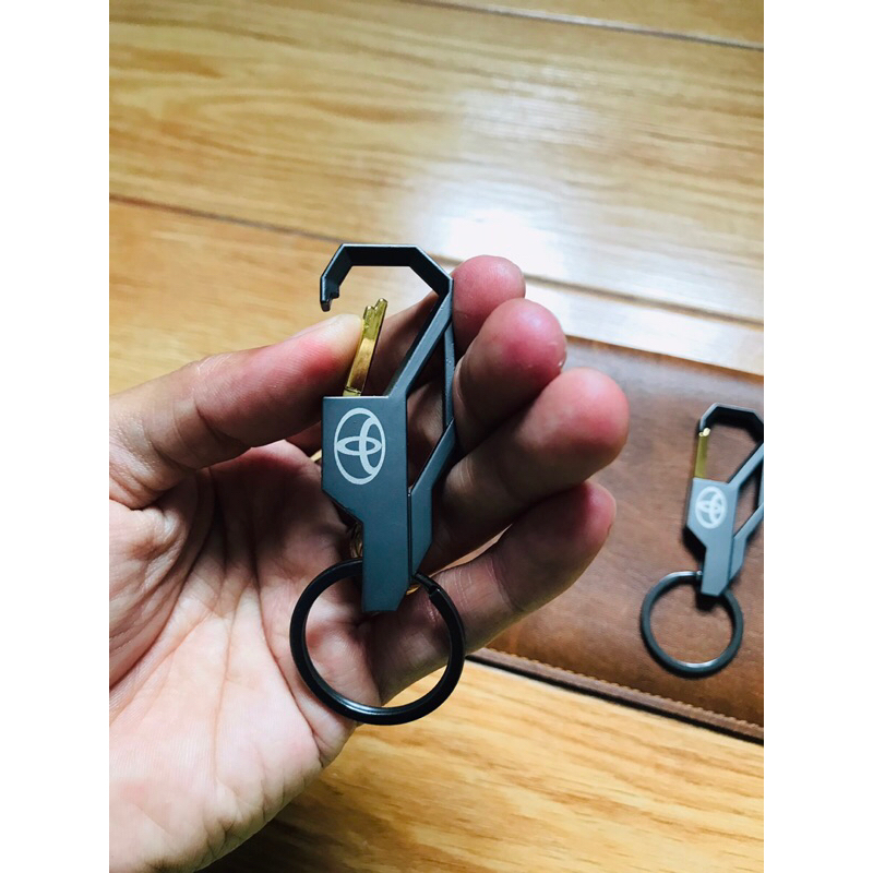 Móc khoá logo ô tô toyota - 1 cái