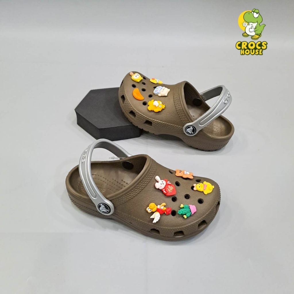 Dép cross classic trẻ em chính hãng màu nâu tặng jbbitz sticker 3D, dép sục cross bé trai hàng xuất dư VNXK Nhà Cá Sấu
