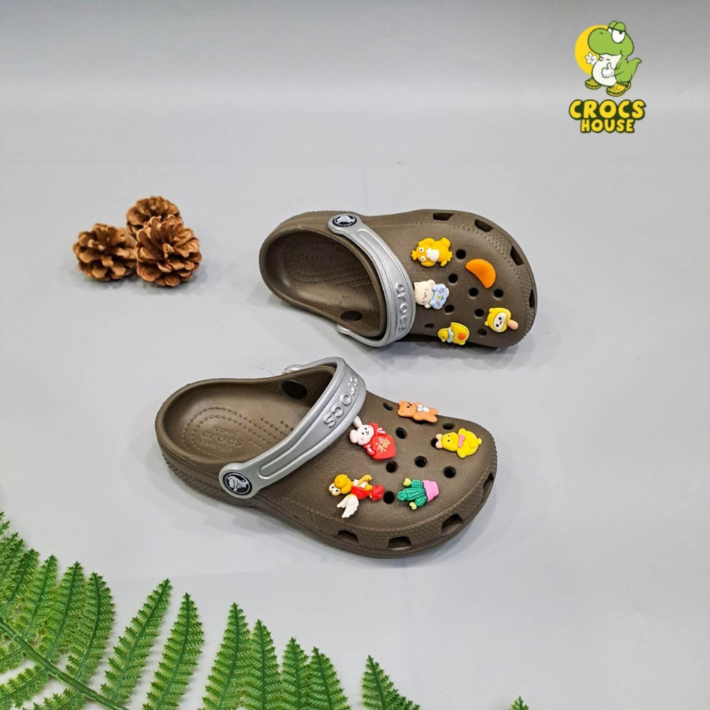 Dép cross classic trẻ em chính hãng màu nâu tặng jbbitz sticker 3D, dép sục cross bé trai hàng xuất dư VNXK Nhà Cá Sấu