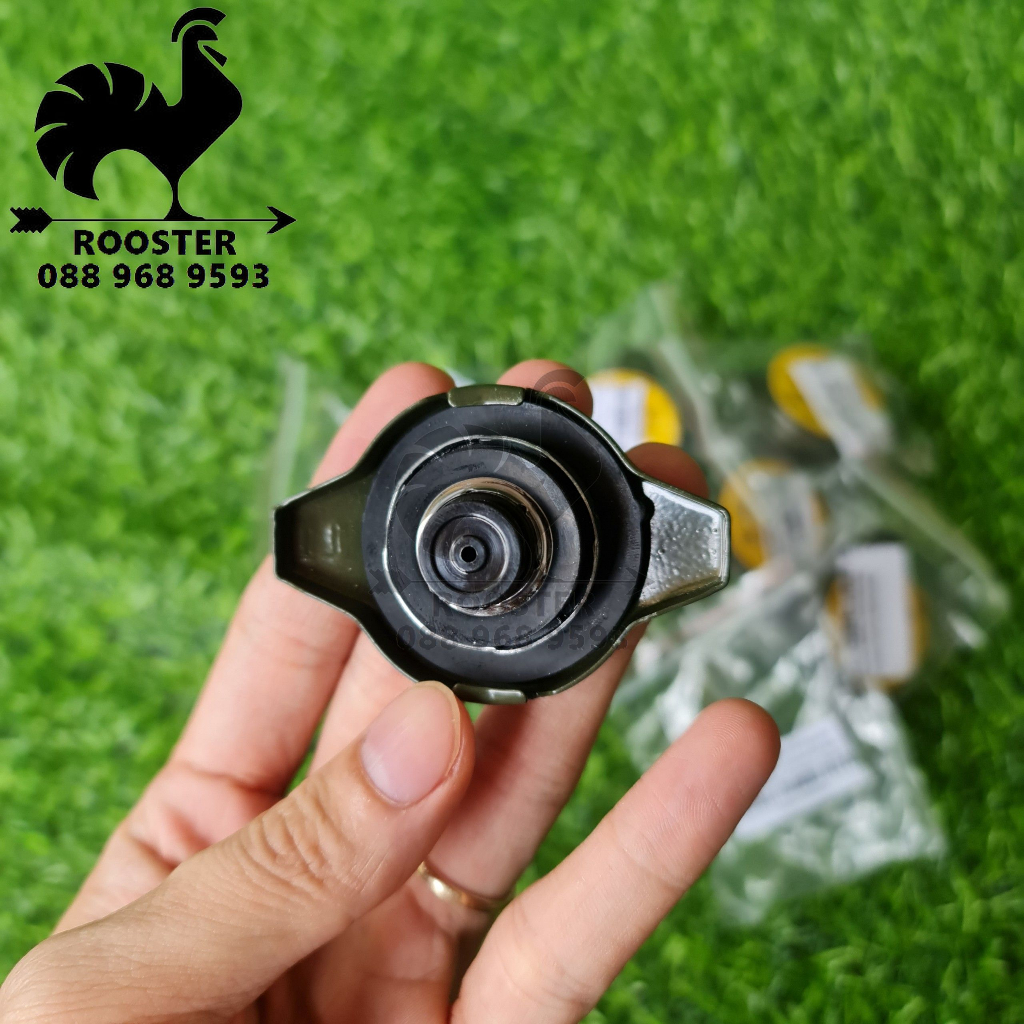 Nắp két nước Toyota nhĩ nhỏ xe Vios, Innova, Fortuner, Hilux, Camry