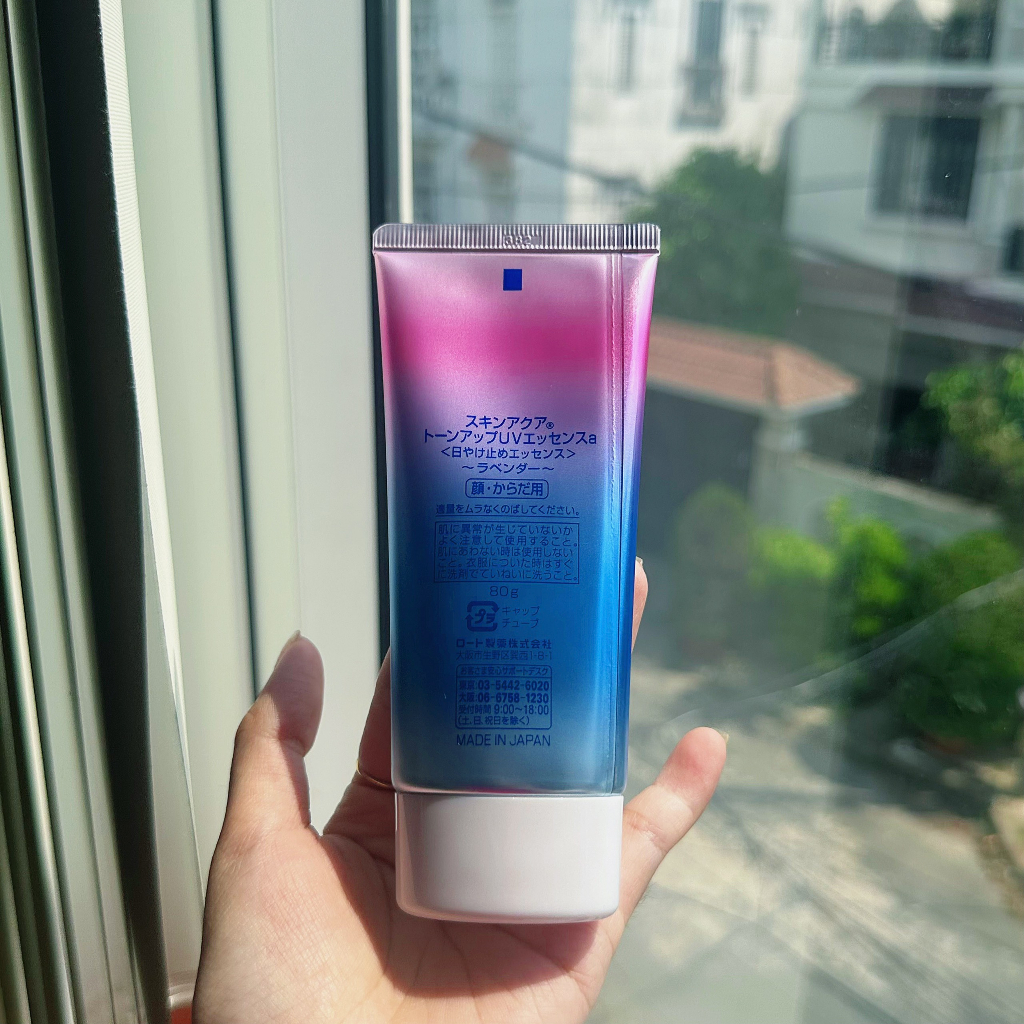 Kem chống nắng Sunplay Skin Aqua Tone Up UV Essence Lavender nâng tông, kiềm dầu dành cho mọi loại da