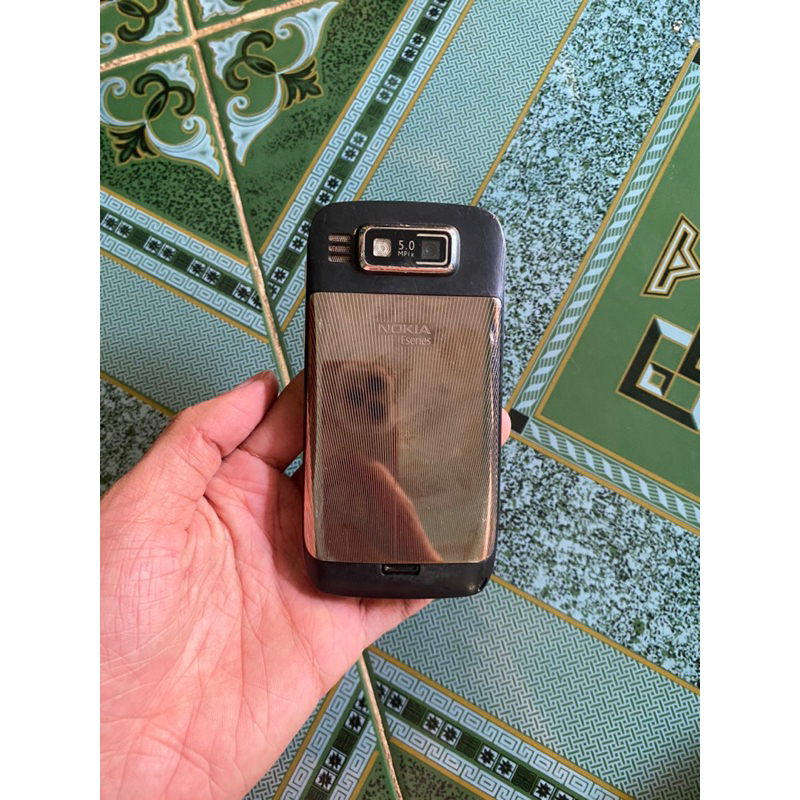 Xác điện thoại Nokia E72 zin