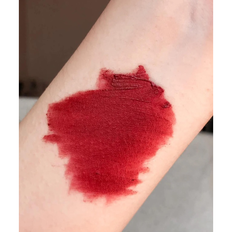 Son kem lì Ultra Care Liquid