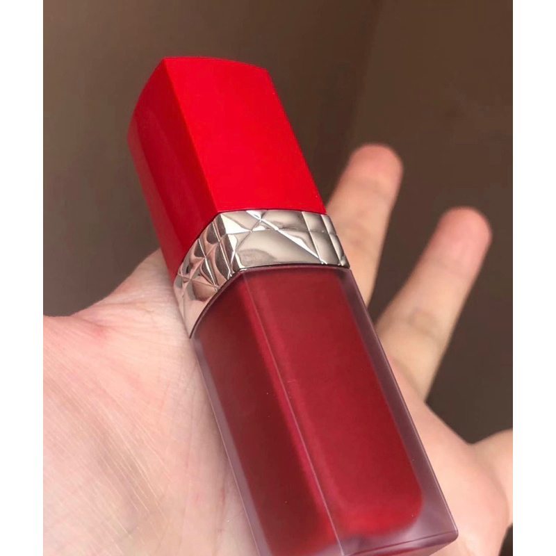 Son kem lì Ultra Care Liquid