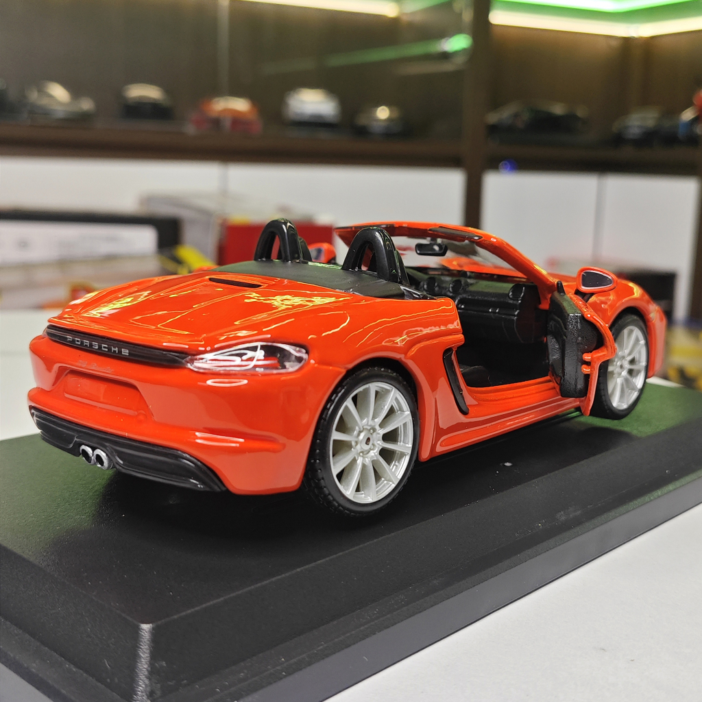 Mô hình xe ô tô kim loại Porsche 718 Boxster tỉ lệ 1:24 hãng Burago 2 màu