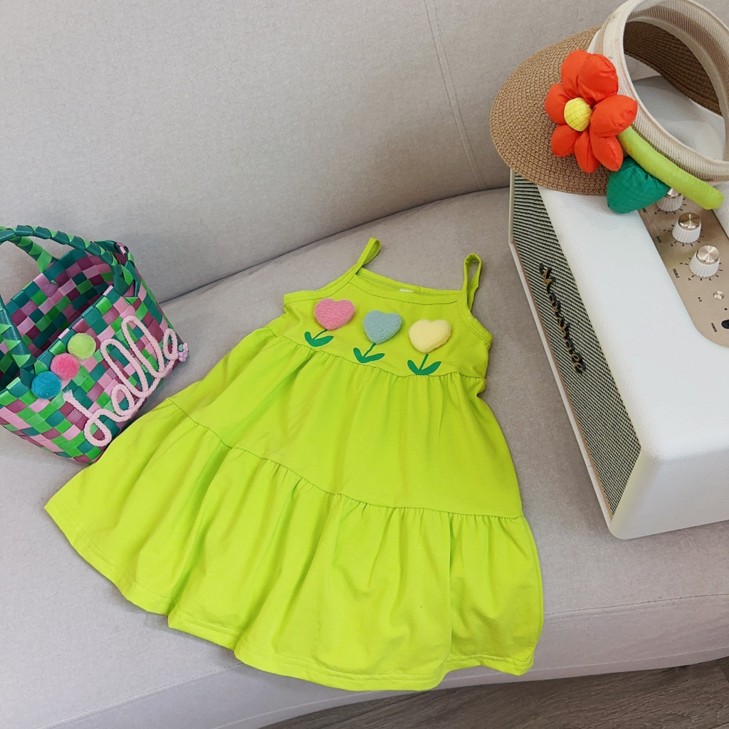 Váy bé gái 2 dây đính tim cho bé yêu