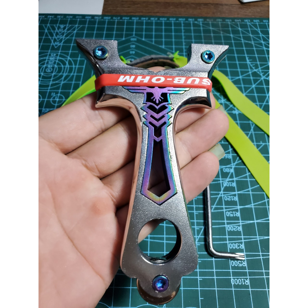 NÁ THIÊN ƯNG HOÀN THIỆN GẮN ĐÍT LOGO TITAN KÈM 2 DÂY 1 TÚI BI