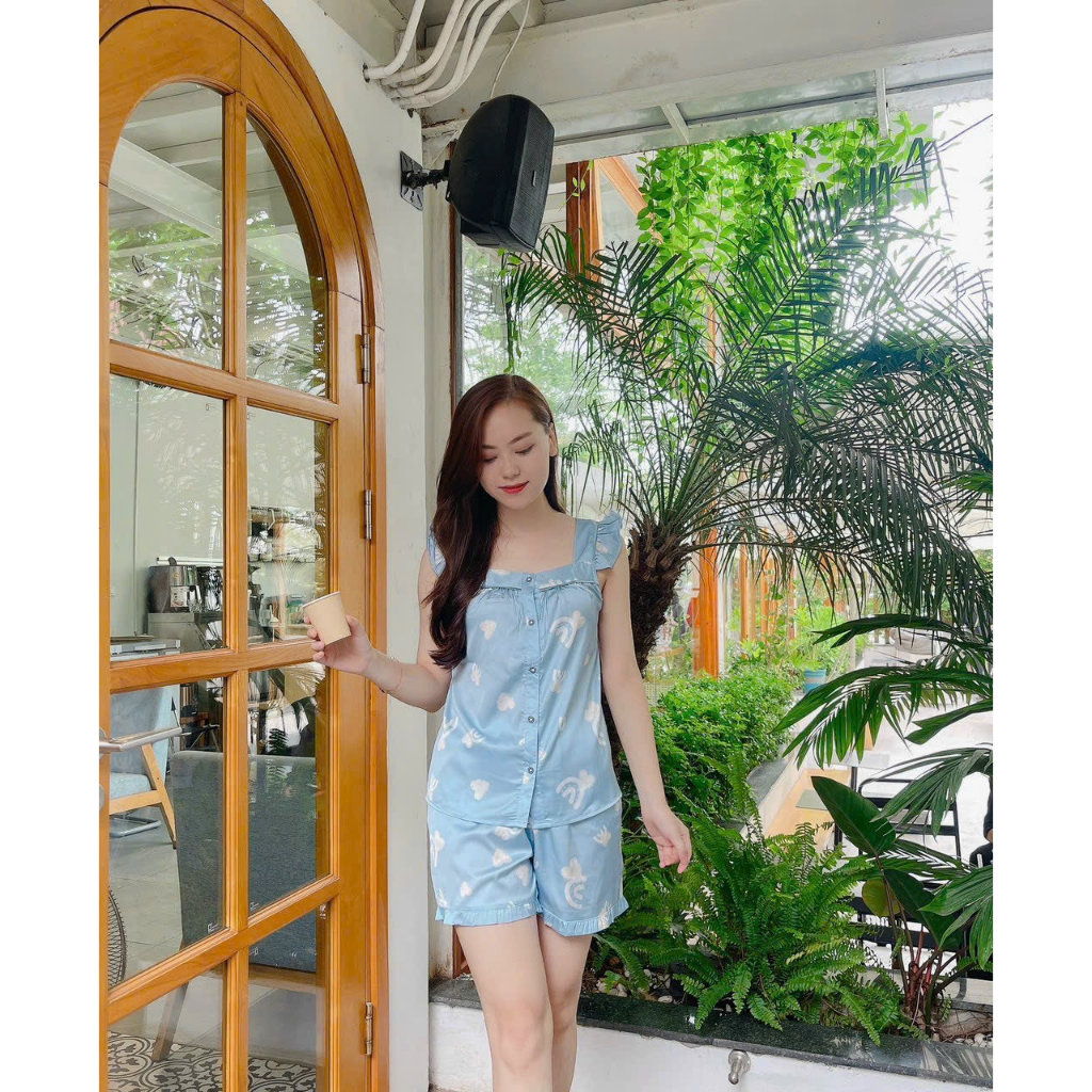 Bộ đồ ngủ 2 dây mặc nhà Chillwear , set đồ ngủ nữ cánh tiên quần đùi phối viền bèo chất lụa Luxury, họa tiết dễ thương